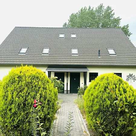 F-1112 02 Strandnah, Garten * Lobbe